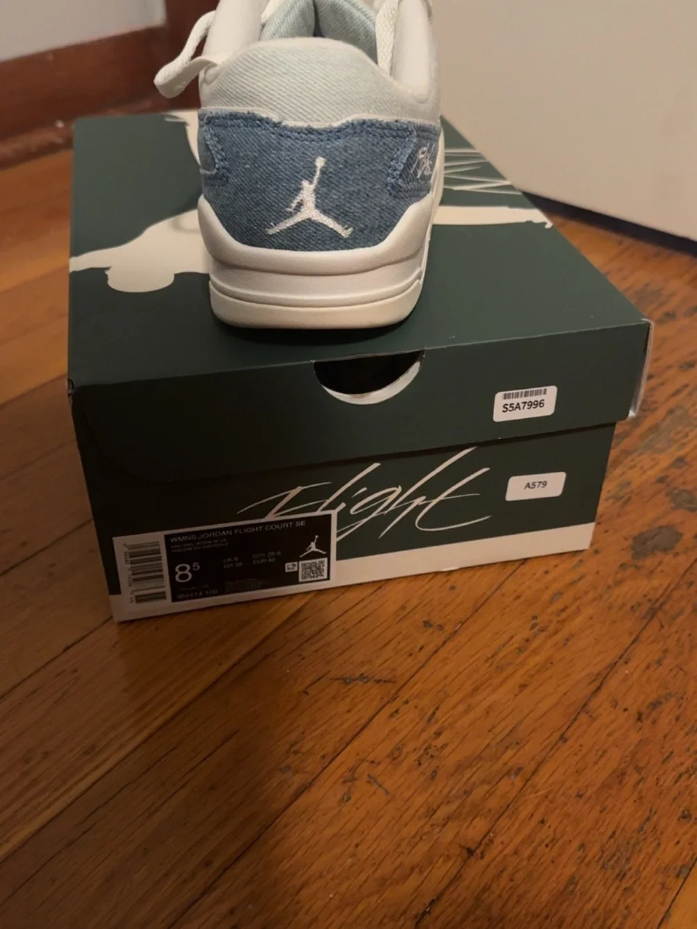 Women’s Jordan flight court Light Blue Denim Low-Top Sneakers